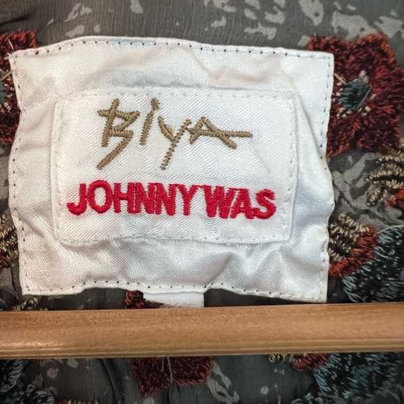 Johnny Was Biya Silk Kona Embroidered Top - Picture 5 of 5